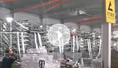 白色吊裝帶編織車(chē)間